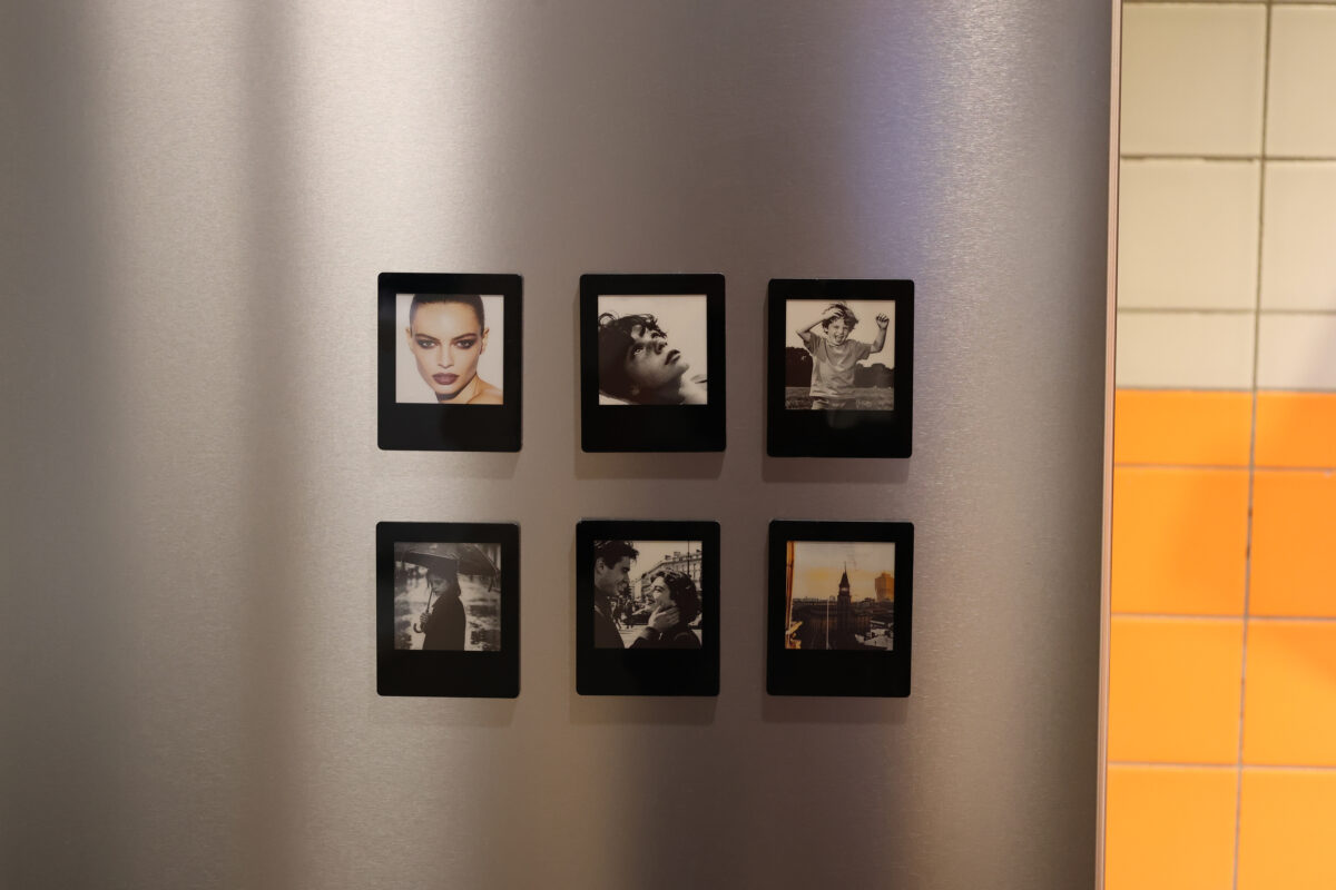 Black eink screen refrigerator sticker