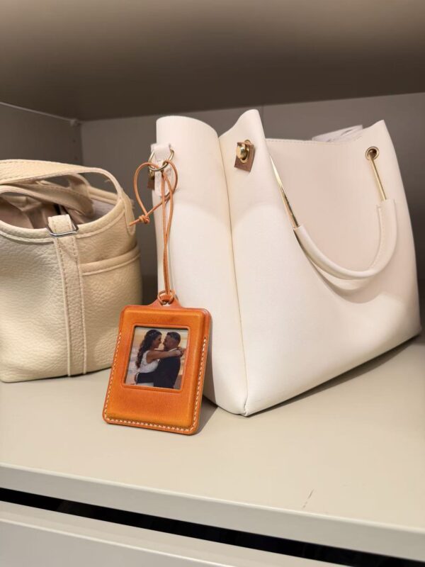 Tap To Update Photos With VidaBay E-Ink Magnet