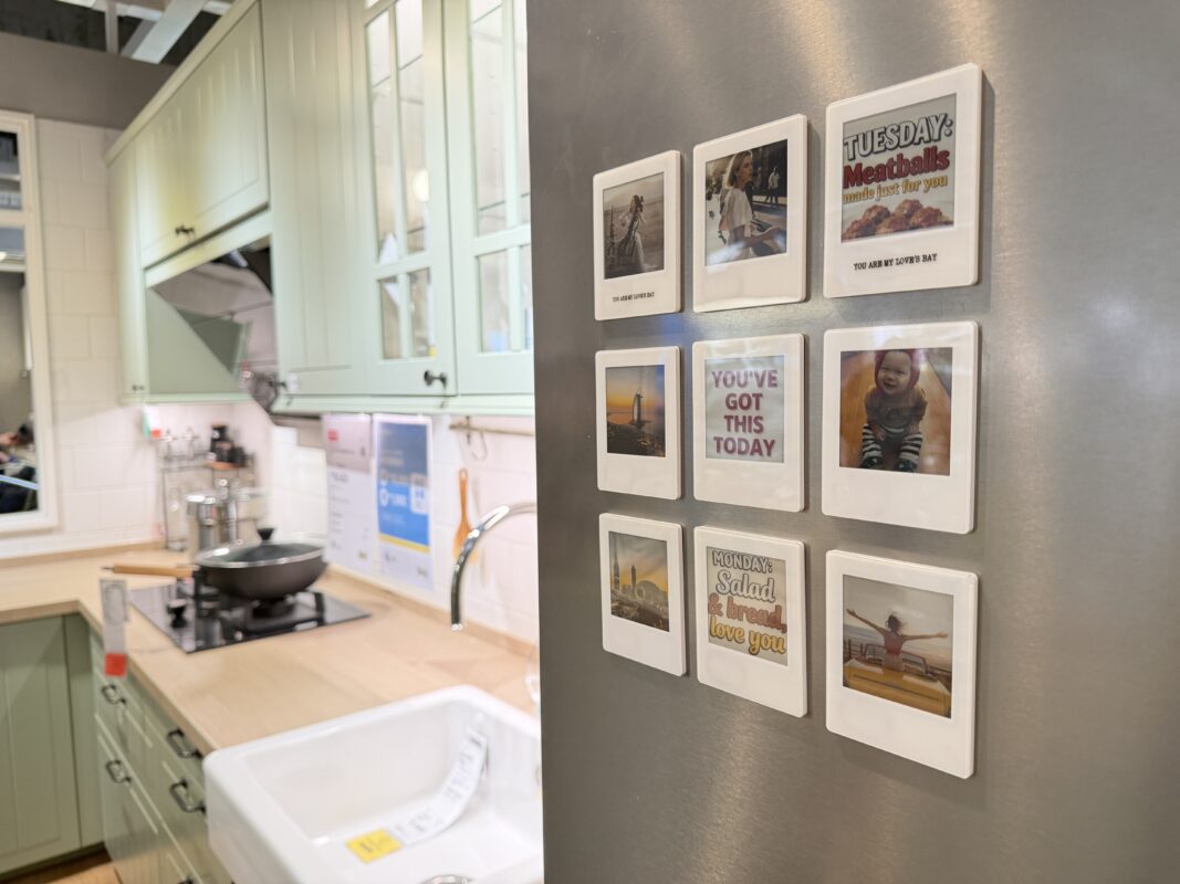 VidaBay Snap Polaroid-Style E-Ink Fridge Displays